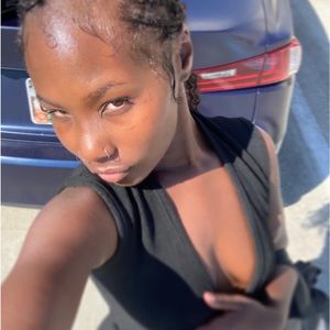 Meet your Posher, Dausha